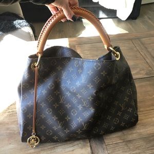 Louis Vuitton Artsy MM